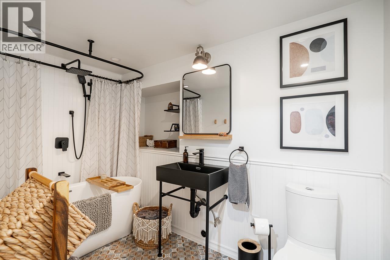 457 E 11th Street, North Vancouver, British Columbia  V7L 2H3 - Photo 30 - R3110636