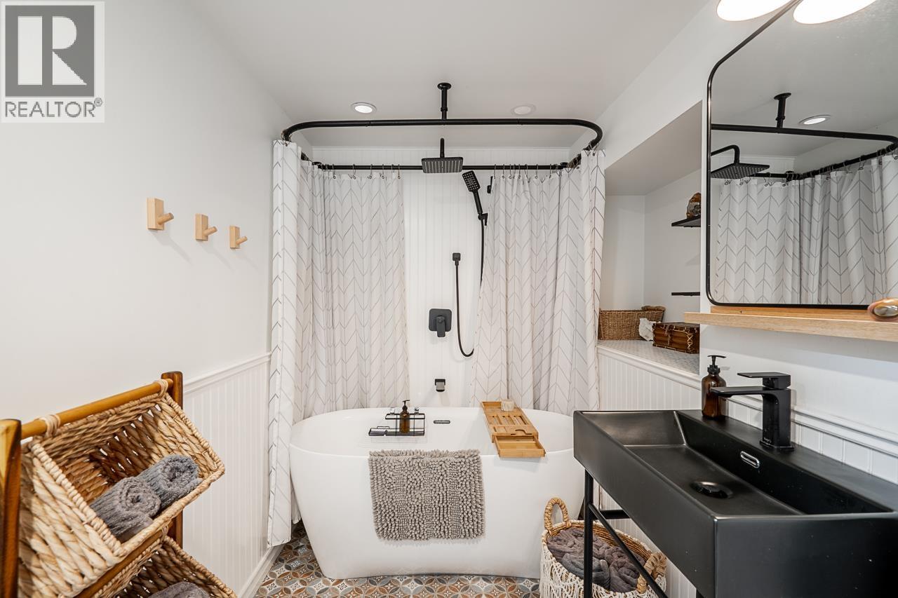 457 E 11th Street, North Vancouver, British Columbia  V7L 2H3 - Photo 31 - R3110636