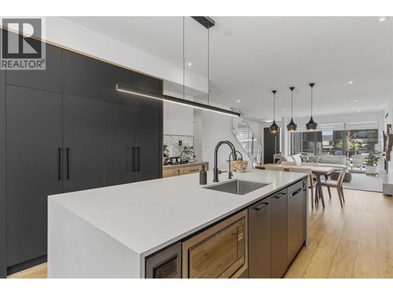 40830 The Crescent, Squamish, British Columbia  V8B 1B1 - Photo 15 - R3110655