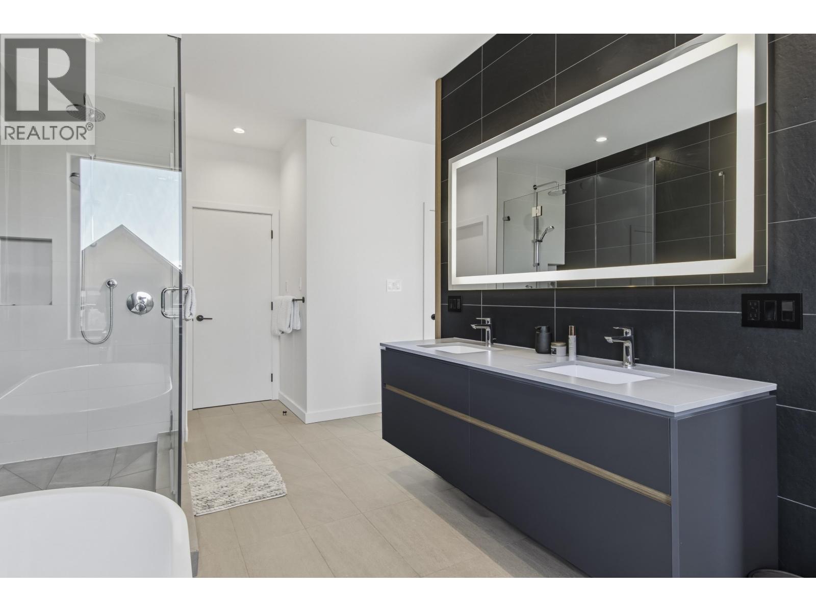 40830 The Crescent, Squamish, British Columbia  V8B 1B1 - Photo 23 - R3110655