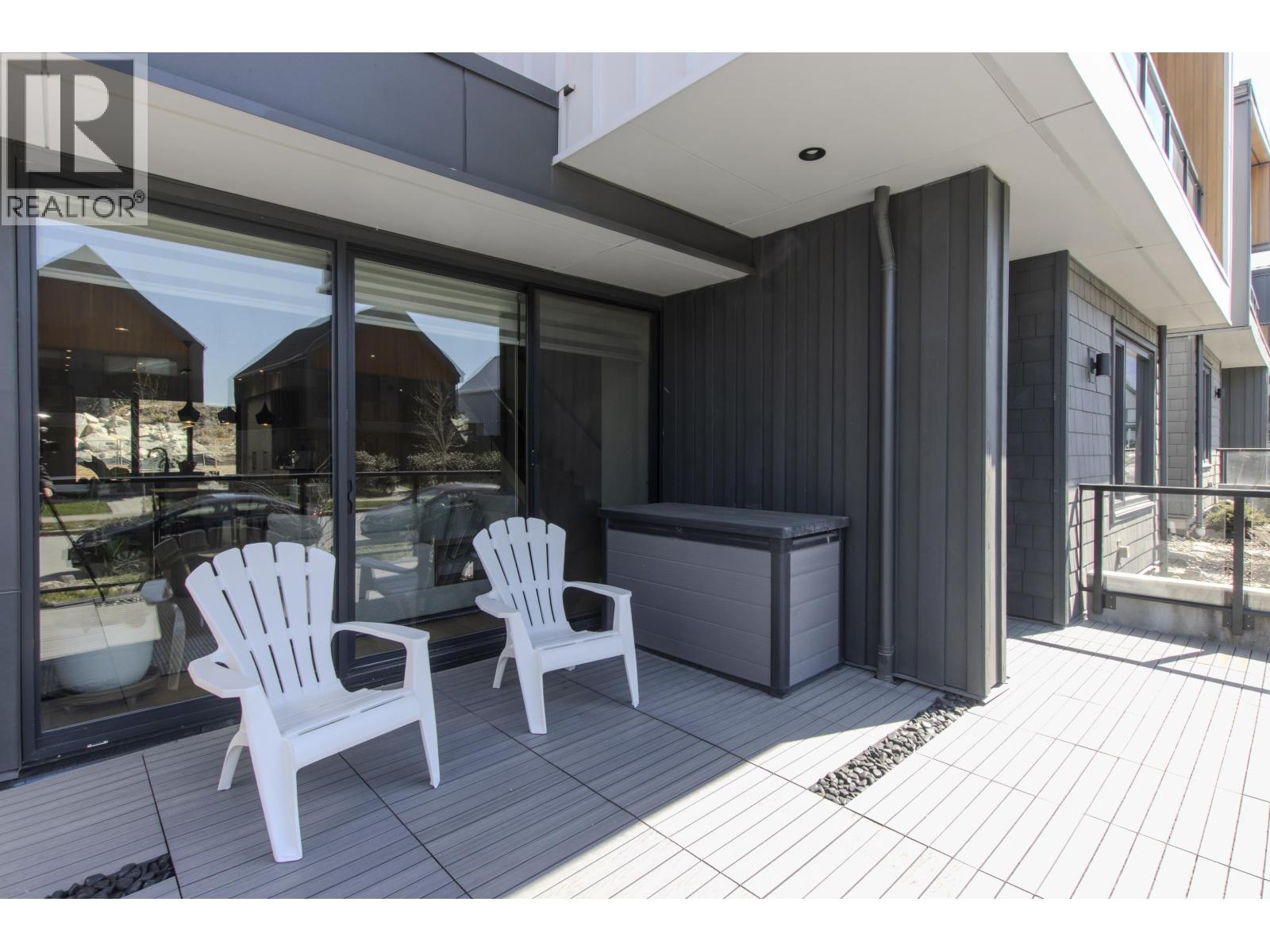 40830 The Crescent, Squamish, British Columbia  V8B 1B1 - Photo 3 - R3110655