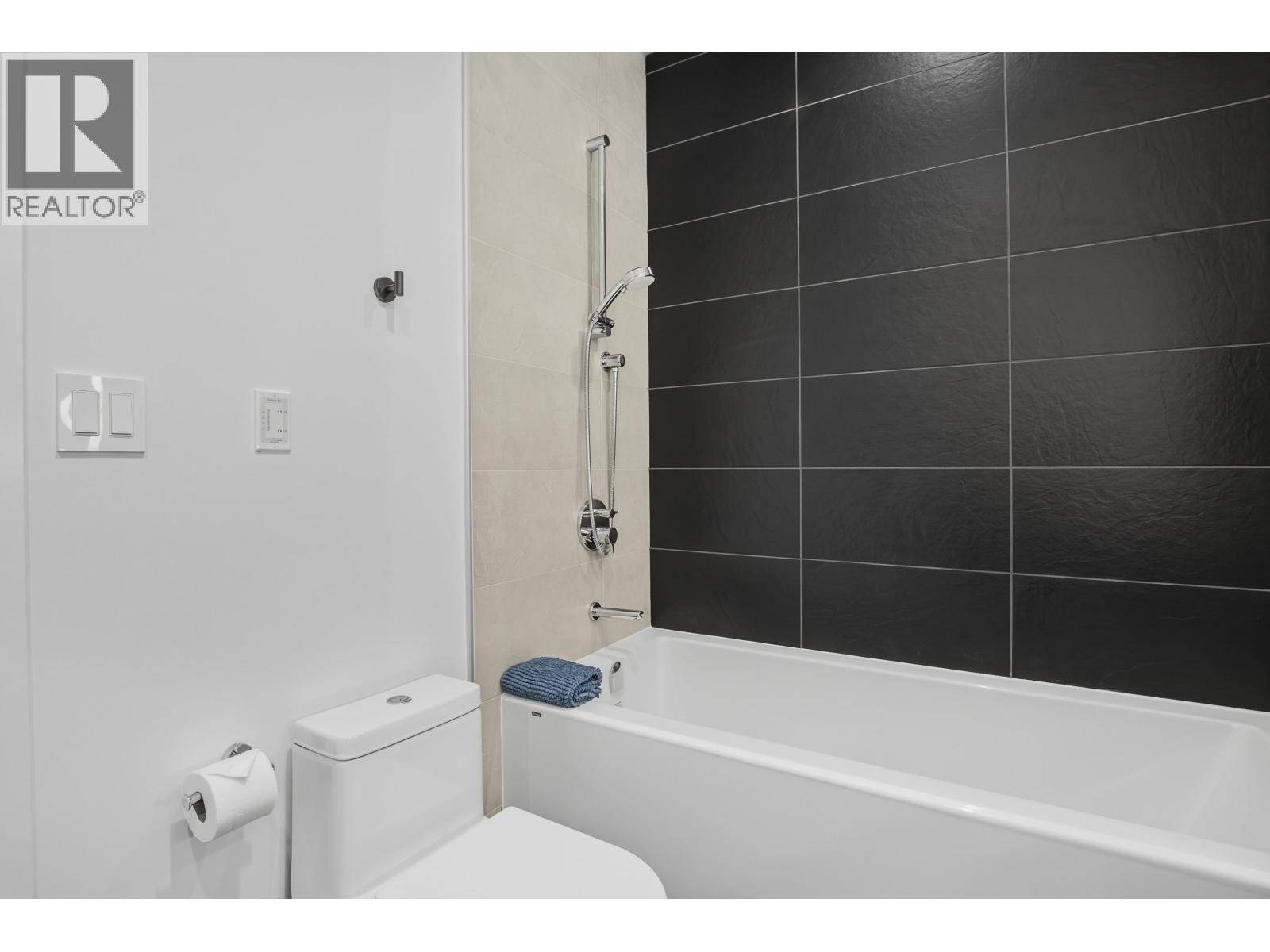 40830 The Crescent, Squamish, British Columbia  V8B 1B1 - Photo 30 - R3110655