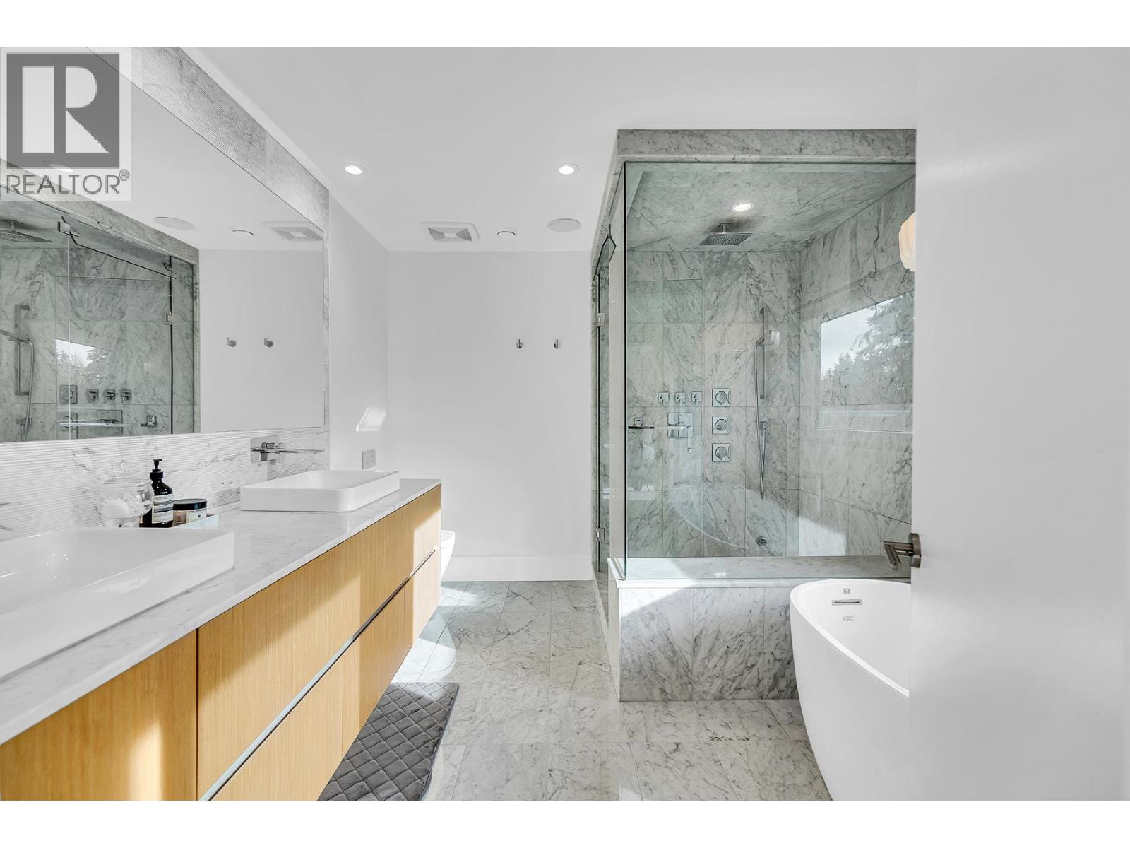 5141 Sarita Avenue, North Vancouver, British Columbia  V7R 2M4 - Photo 32 - R3110702