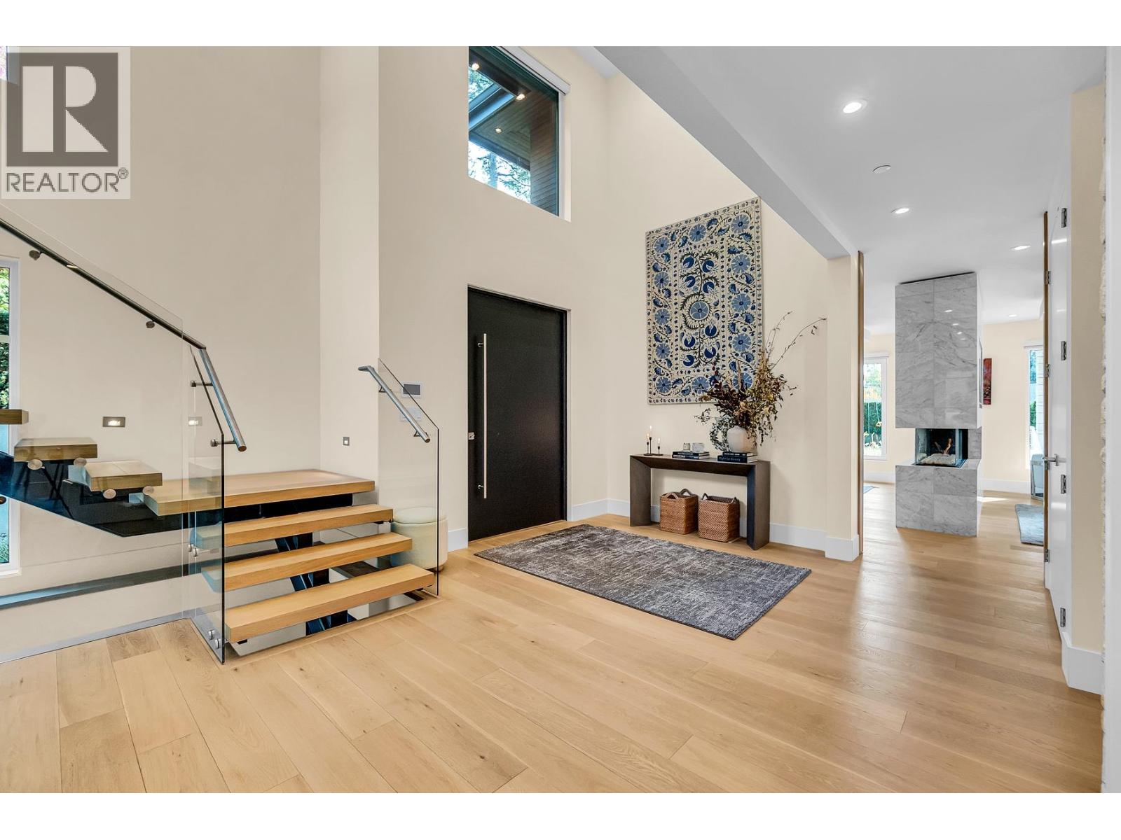 5141 Sarita Avenue, North Vancouver, British Columbia  V7R 2M4 - Photo 5 - R3110702