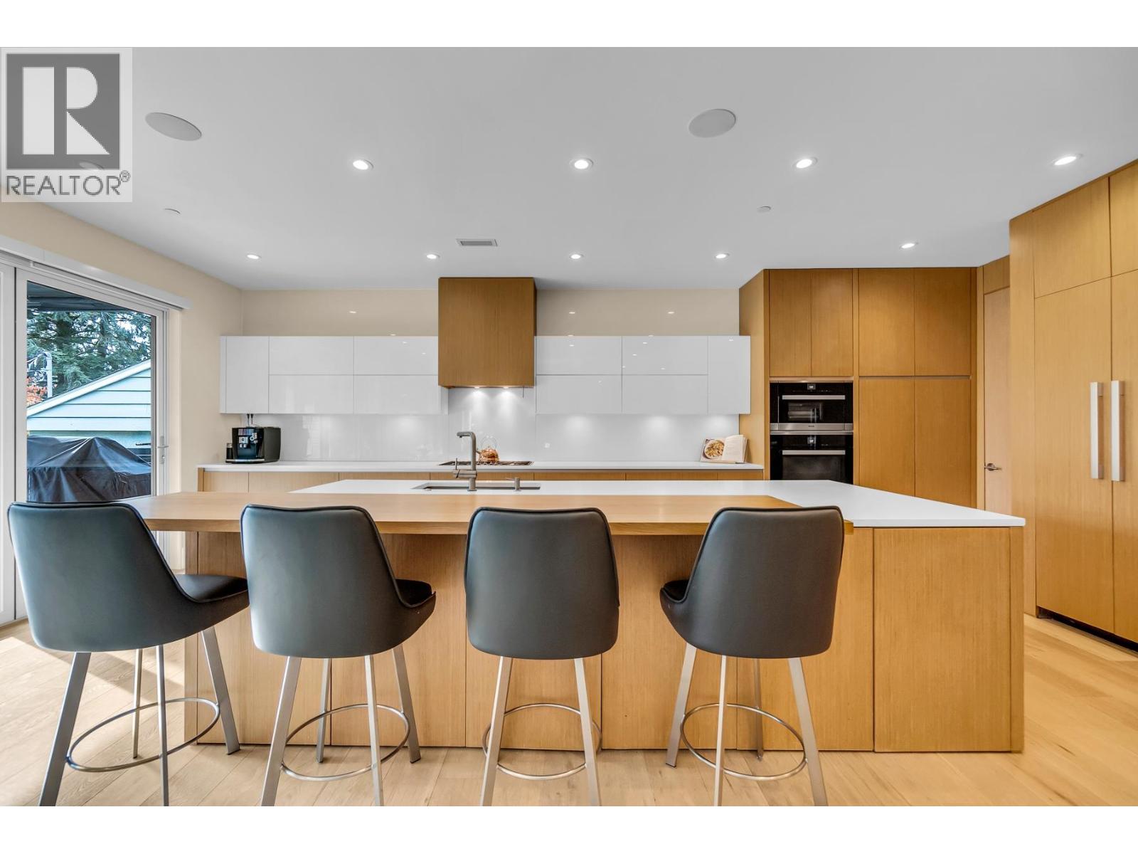 5141 Sarita Avenue, North Vancouver, British Columbia  V7R 2M4 - Photo 8 - R3110702