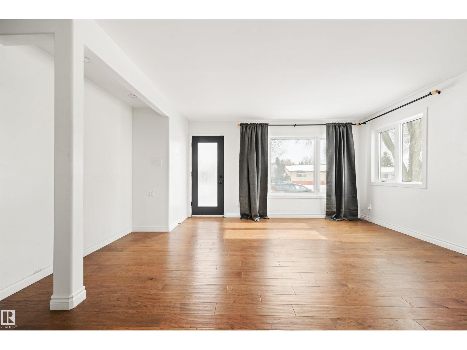 11052 151 St NW, Edmonton, Alberta  T5P 1W3 - Photo 4 - E4476664