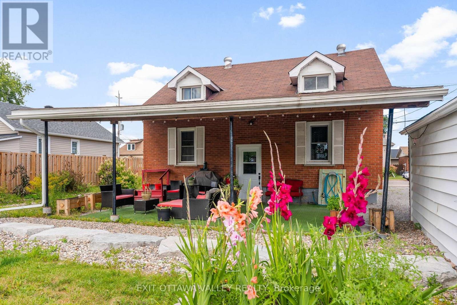 329 Third Avenue, Pembroke, Ontario K8A 5G5 - Photo 7 - X12991120