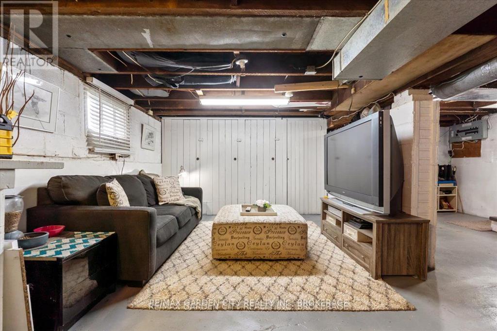 22 Chaplin Avenue, St. Catharines, Ontario  L2R 2E6 - Photo 18 - X12879444