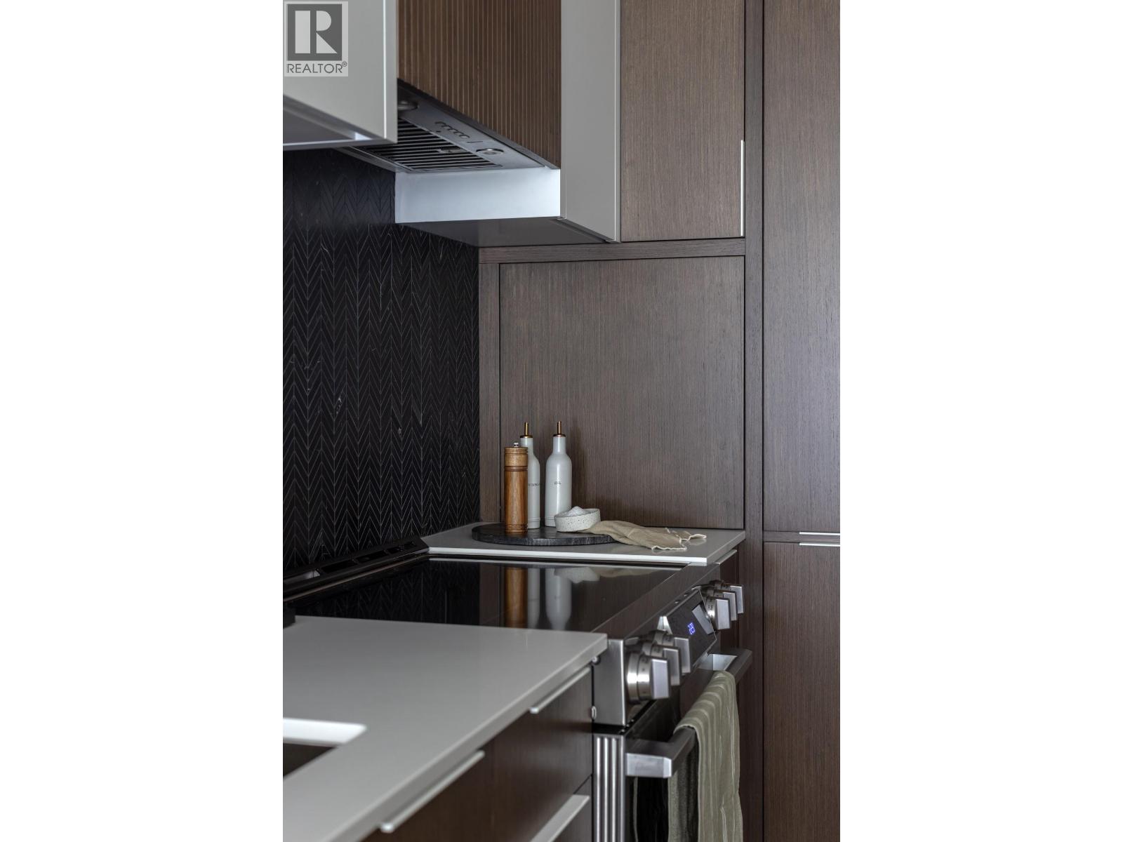 402 8460 Jellicoe Street, Vancouver, British Columbia  V5S 4S8 - Photo 5 - R3110687