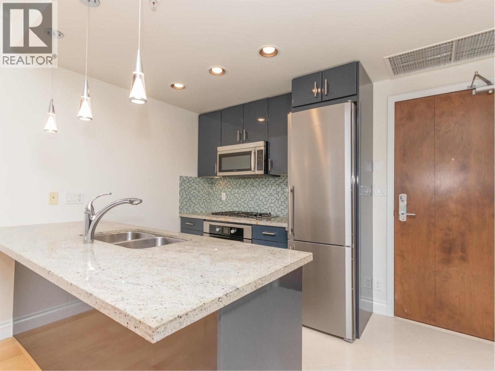 803 162 Victory Ship Way, North Vancouver, British Columbia  V7L 0B4 - Photo 8 - R3073885