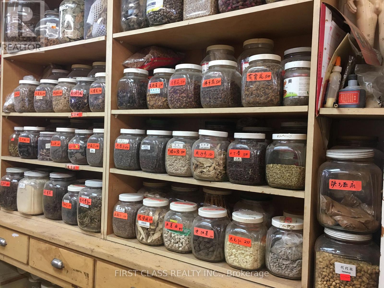 401 Dundas Street W, Toronto, Ontario M5T 1G6 - Photo 11 - C12993228