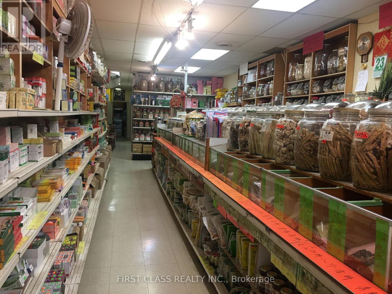 401 Dundas Street W, Toronto, Ontario M5T 1G6 - Photo 5 - C12993228