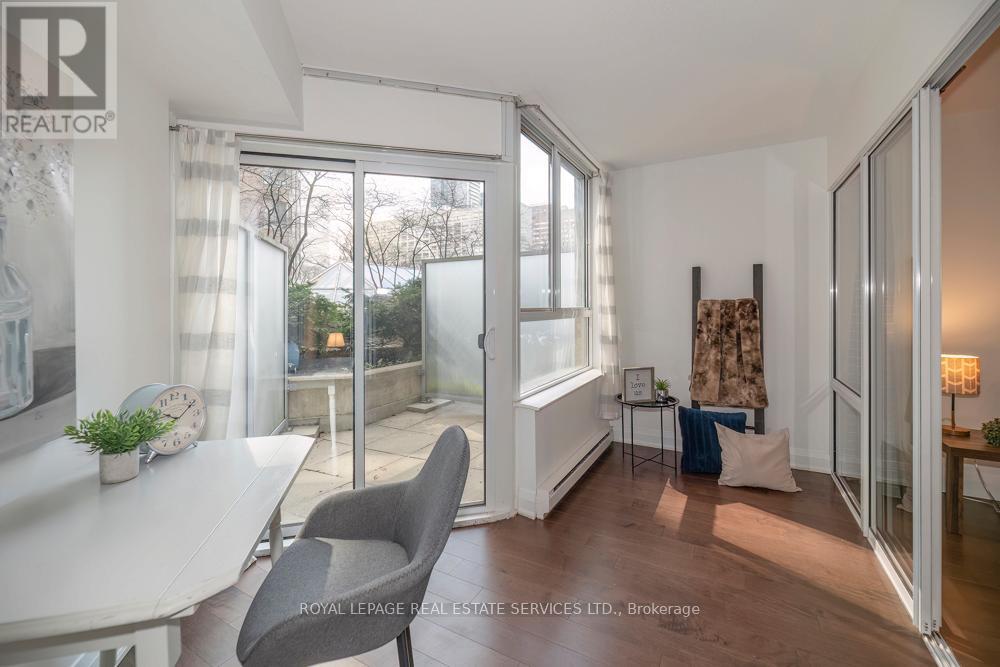 320 - 711 Bay Street, Toronto, Ontario  M5G 2J8 - Photo 11 - C12993234