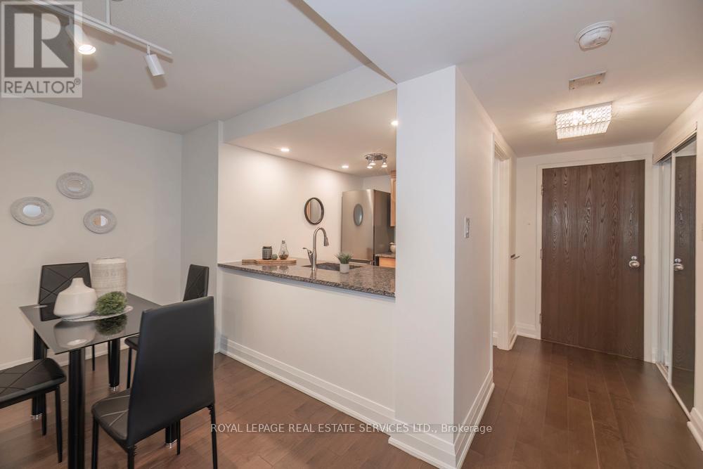 320 - 711 Bay Street, Toronto, Ontario  M5G 2J8 - Photo 4 - C12993234