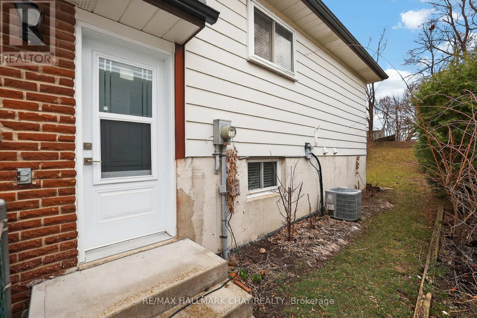 368 Lara Woods, Mississauga, Ontario  L5A 3A9 - Photo 25 - W12966852