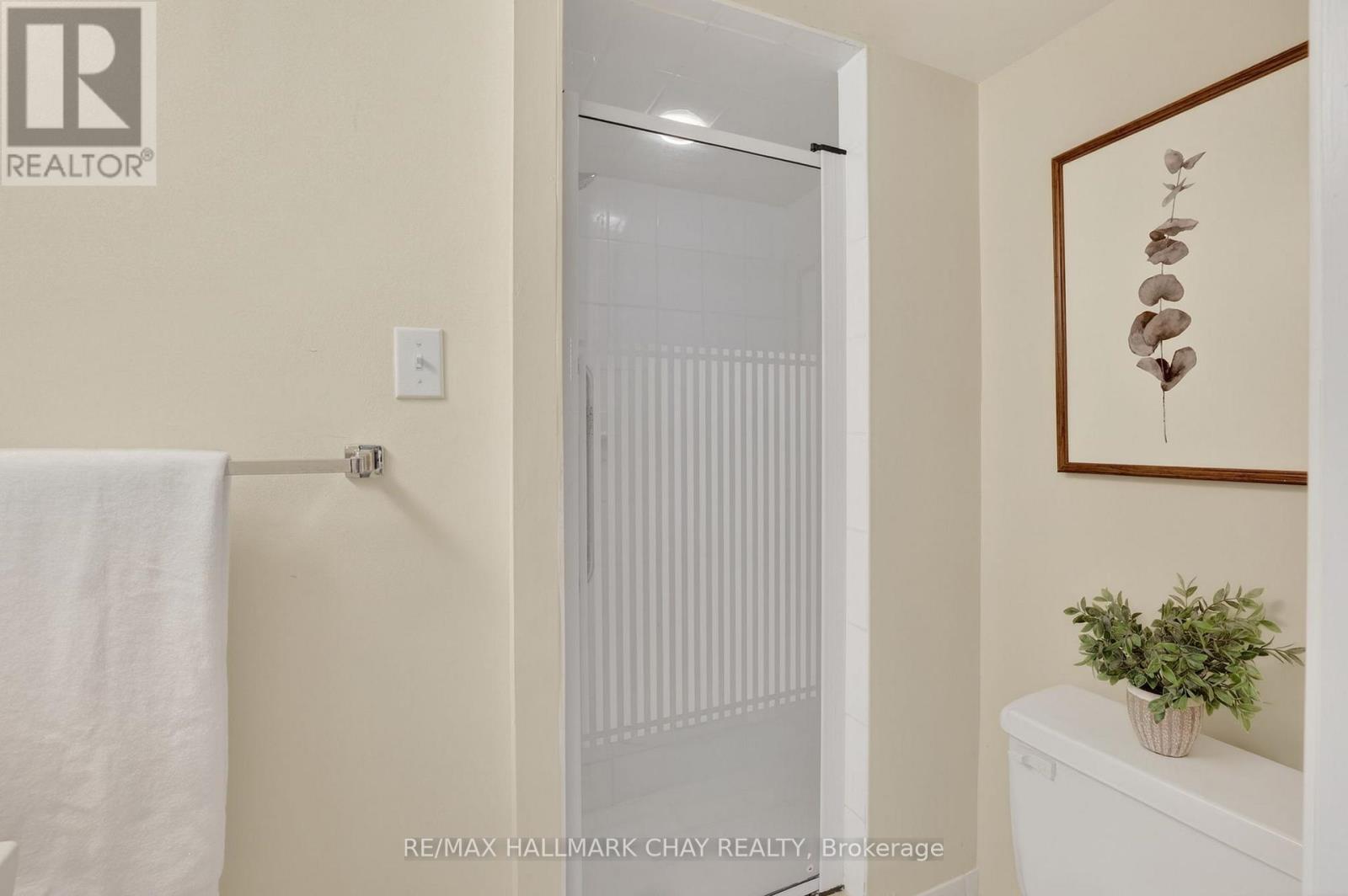 368 Lara Woods, Mississauga, Ontario  L5A 3A9 - Photo 24 - W12966852