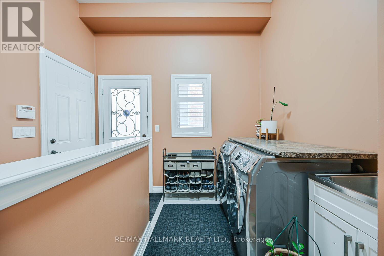 46 Lisson Crescent, Brampton, Ontario L6X 0Y9 - Photo 45 - W12899280