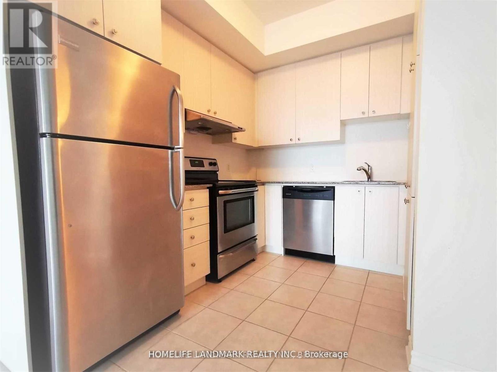 827 - 8323 Kennedy Road, Markham, Ontario L3R 5W7 - Photo 7 - N12993150