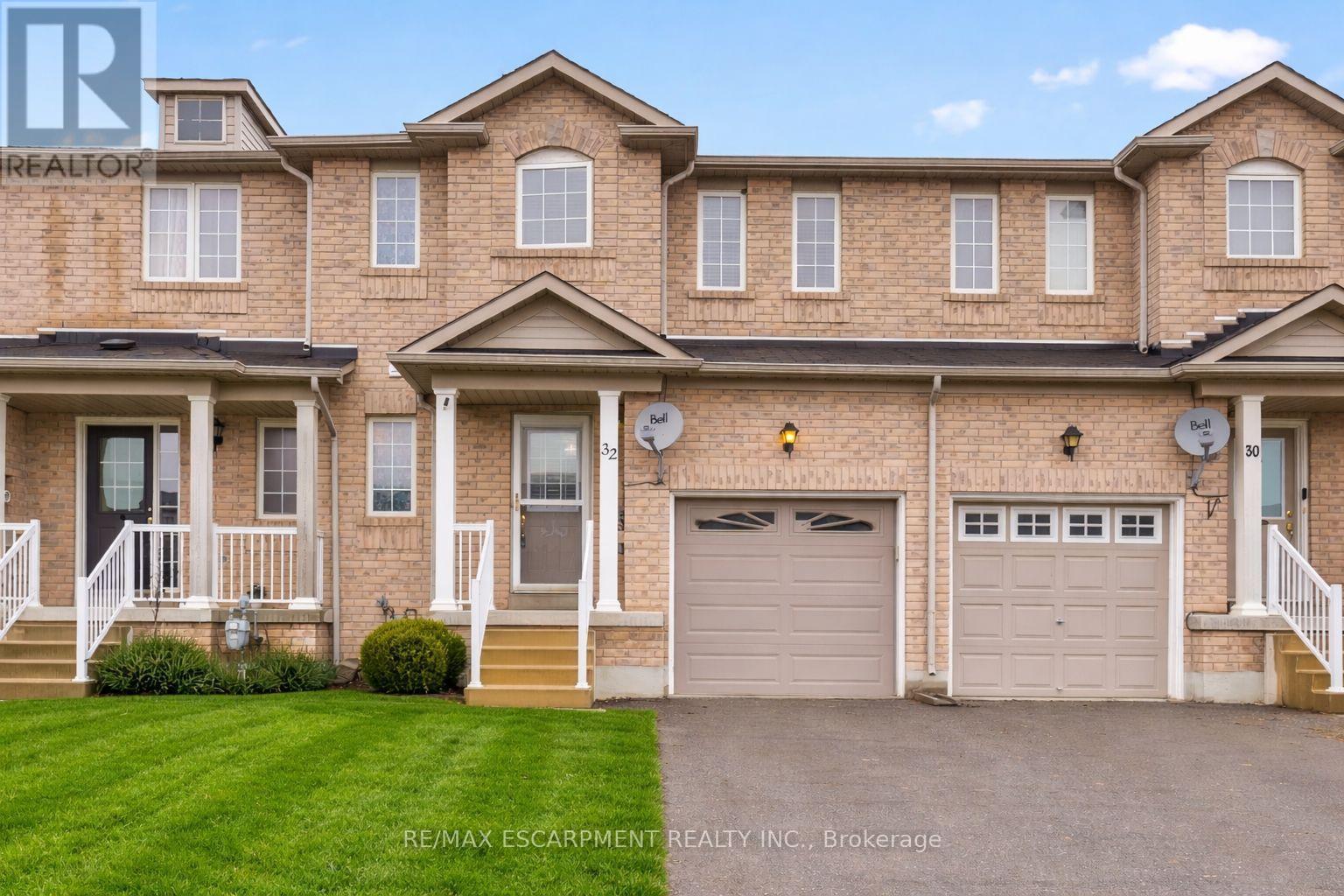 32 Admiral Crescent, Essa, Ontario  L0M 1B4 - Photo 1 - N12993194