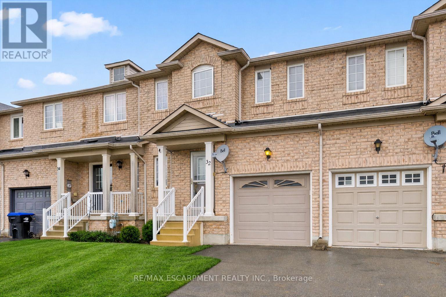 32 Admiral Crescent, Essa, Ontario  L0M 1B4 - Photo 2 - N12993194
