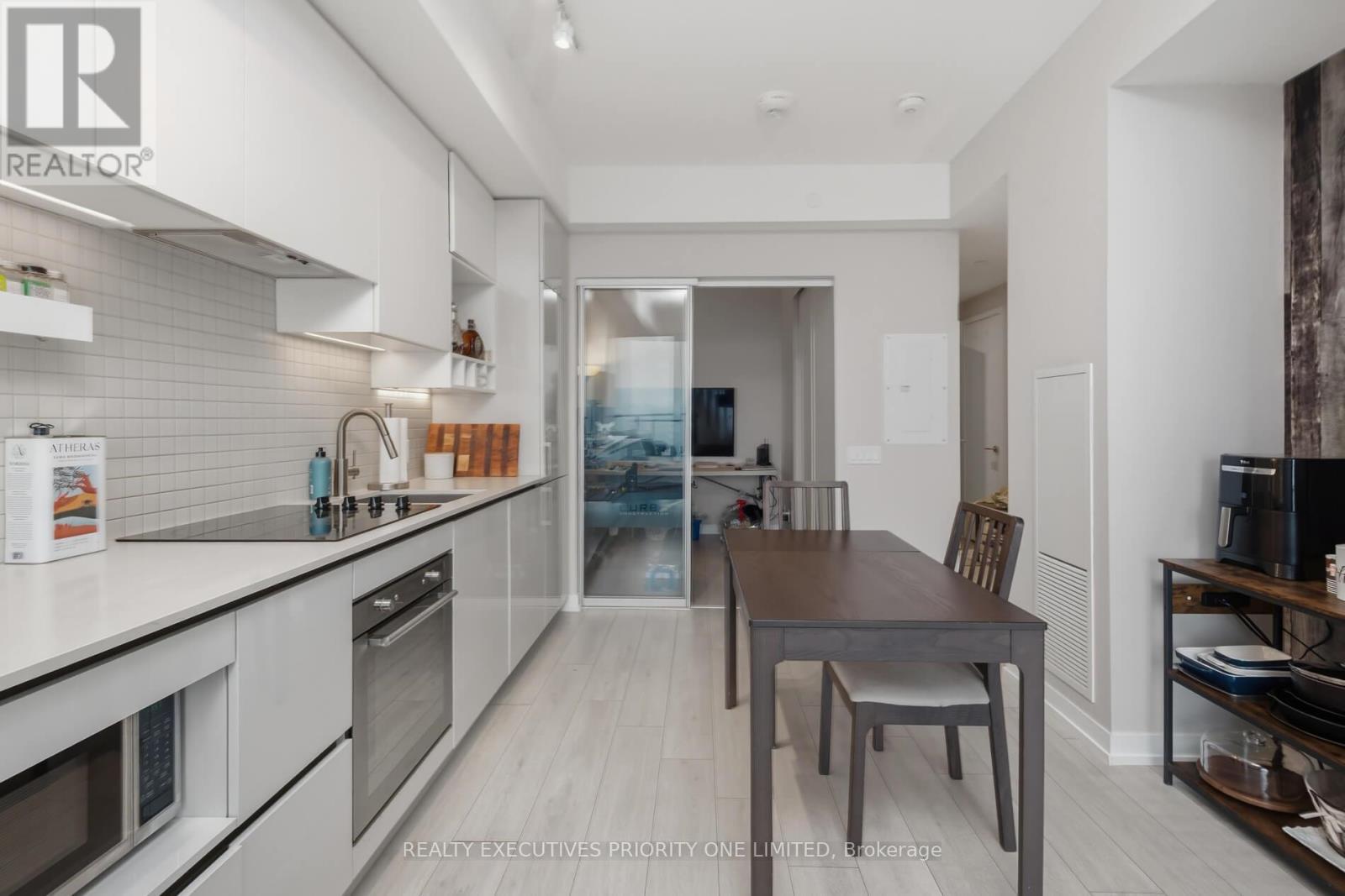 5606 - 5 Buttermill Avenue, Vaughan, Ontario  L4K 0J5 - Photo 10 - N12993218