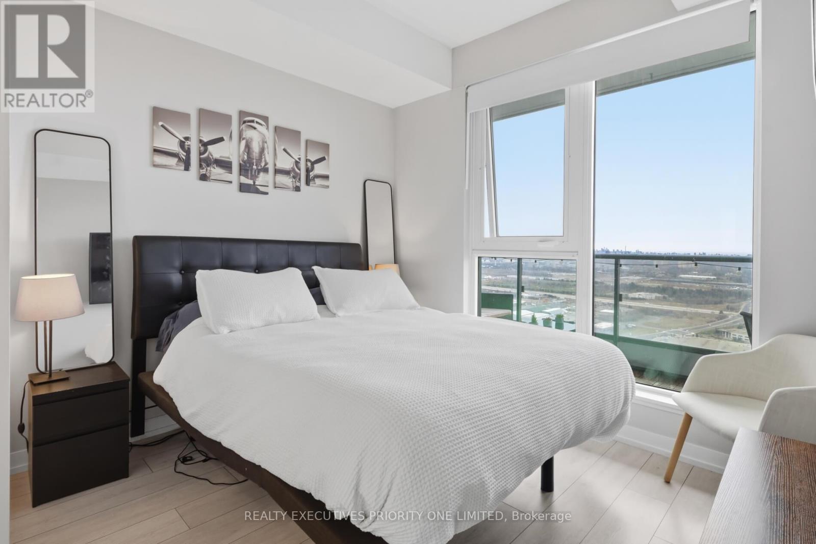 5606 - 5 Buttermill Avenue, Vaughan, Ontario  L4K 0J5 - Photo 18 - N12993218