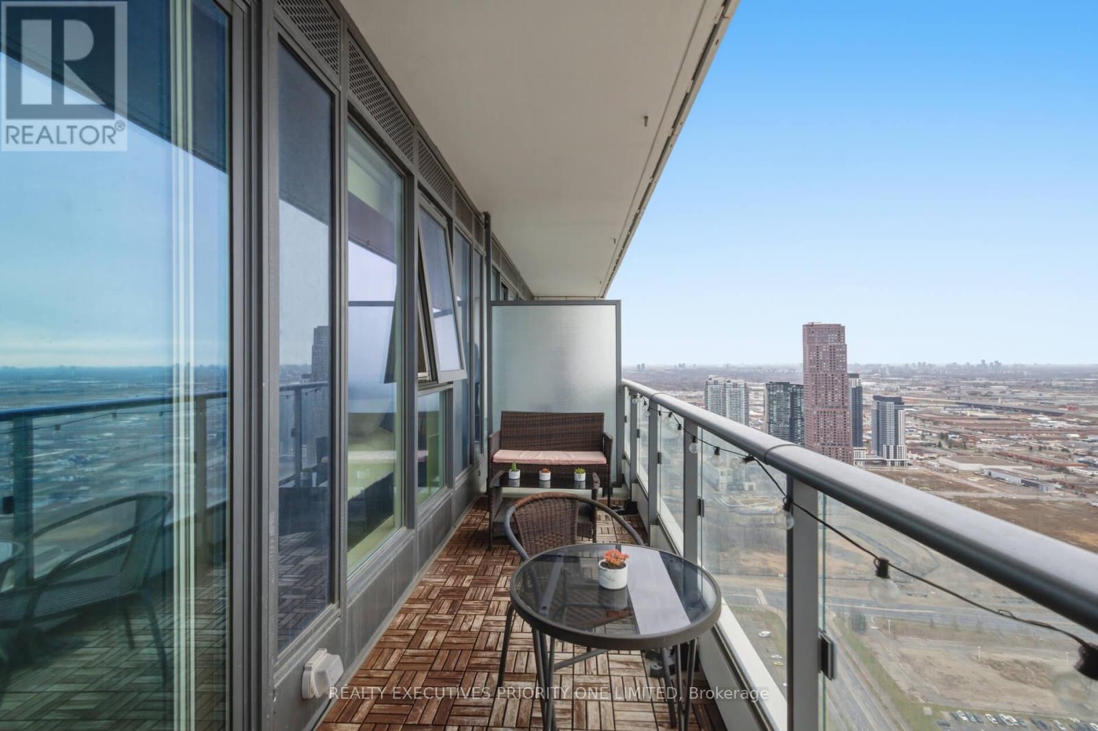 5606 - 5 Buttermill Avenue, Vaughan, Ontario  L4K 0J5 - Photo 29 - N12993218