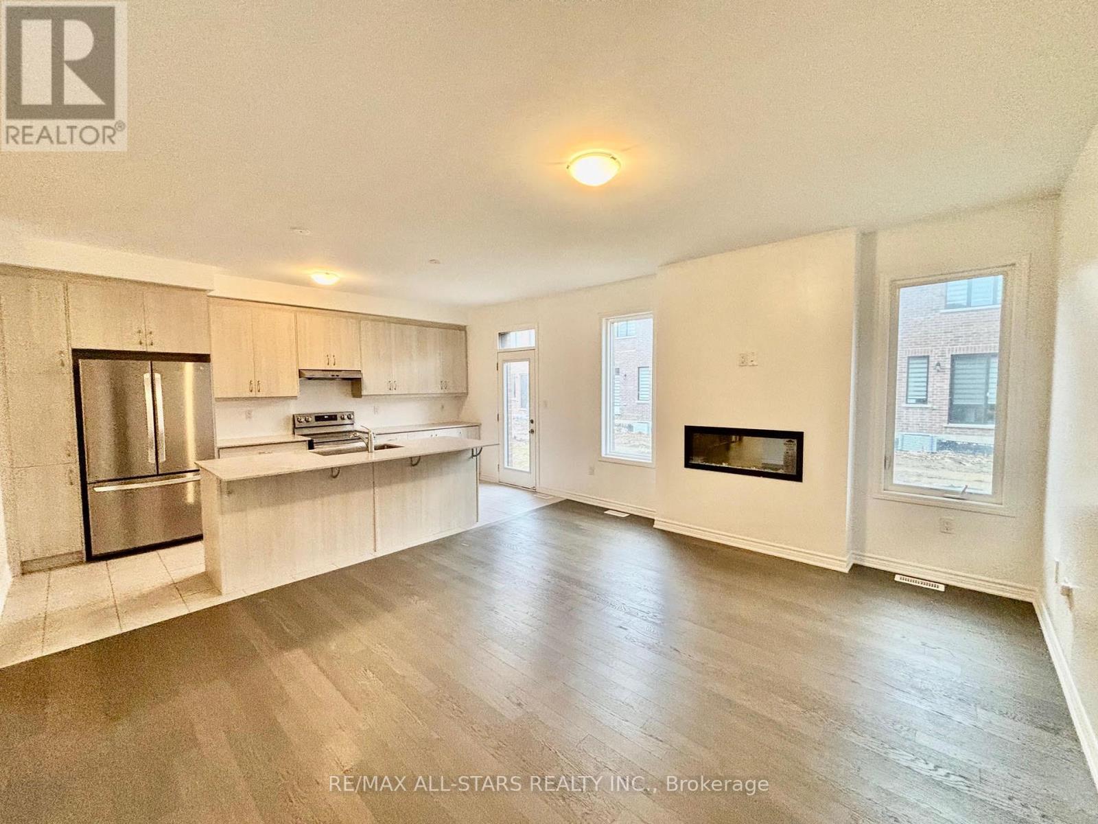 45 Ennerdale Street, Barrie, Ontario  L9J 0G5 - Photo 10 - S12993188