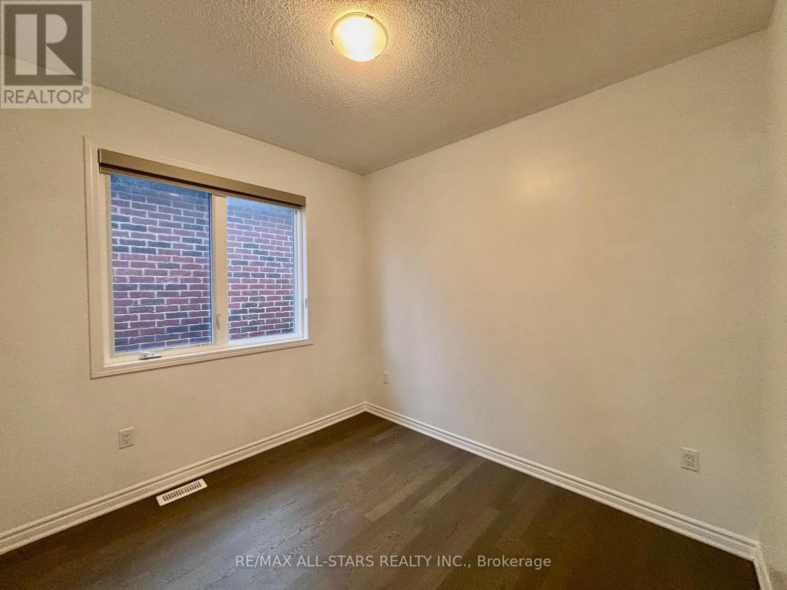 45 Ennerdale Street, Barrie, Ontario  L9J 0G5 - Photo 13 - S12993188