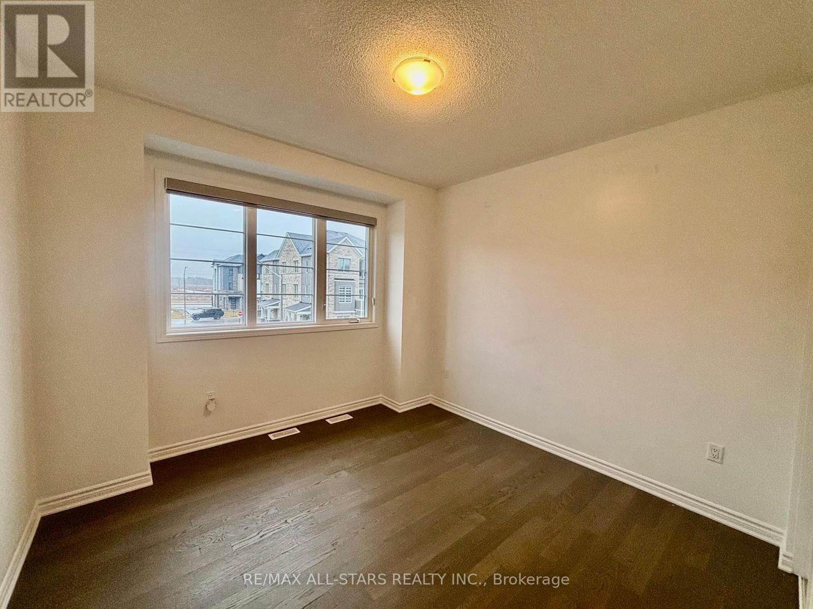 45 Ennerdale Street, Barrie, Ontario  L9J 0G5 - Photo 15 - S12993188