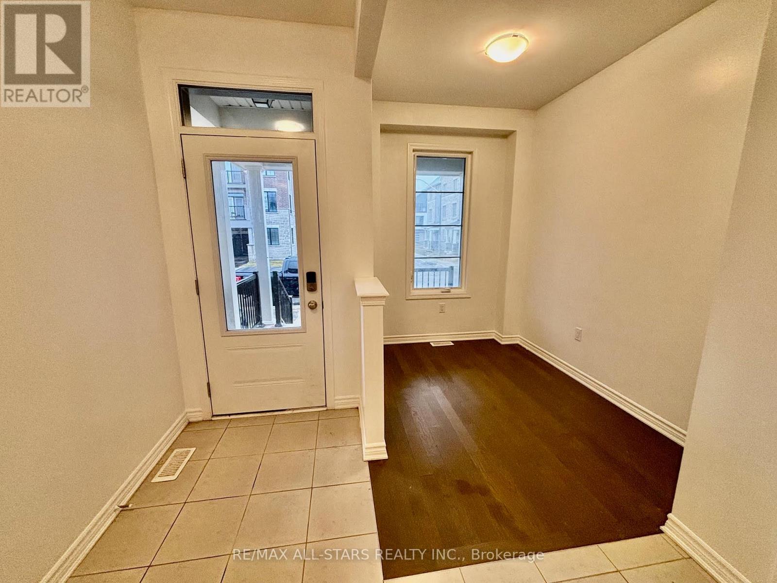 45 Ennerdale Street, Barrie, Ontario  L9J 0G5 - Photo 2 - S12993188