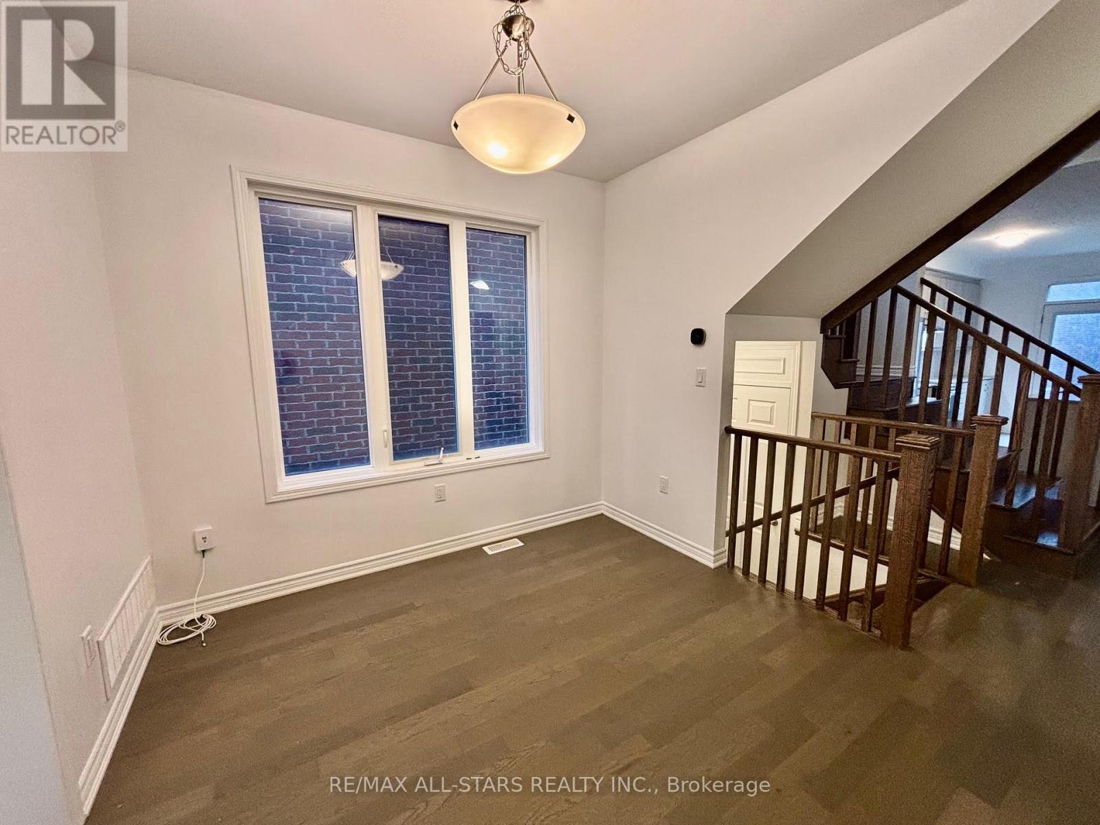 45 Ennerdale Street, Barrie, Ontario  L9J 0G5 - Photo 5 - S12993188