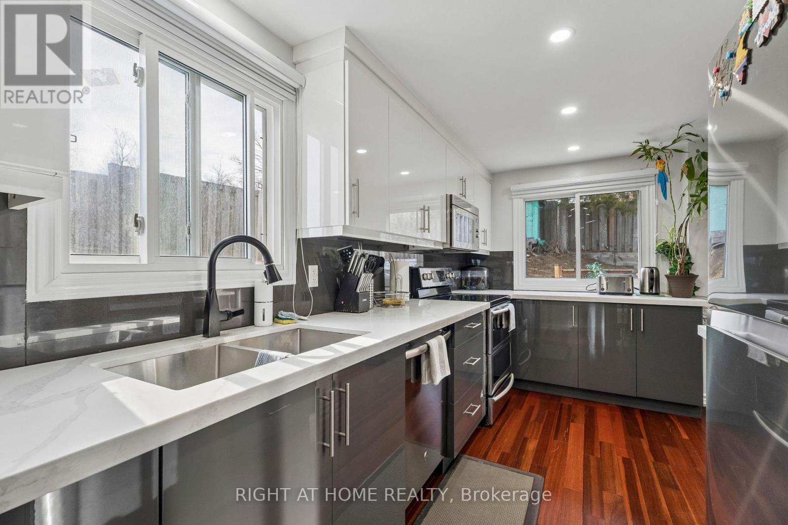 56 Hemingway Crescent, Barrie, Ontario  L4N 5G1 - Photo 17 - S12993196