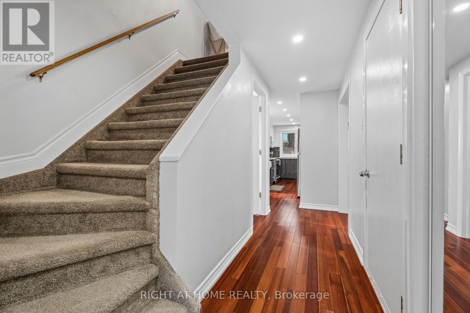 56 Hemingway Crescent, Barrie, Ontario  L4N 5G1 - Photo 7 - S12993196