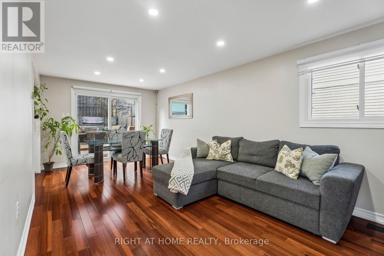 56 Hemingway Crescent, Barrie, Ontario  L4N 5G1 - Photo 9 - S12993196