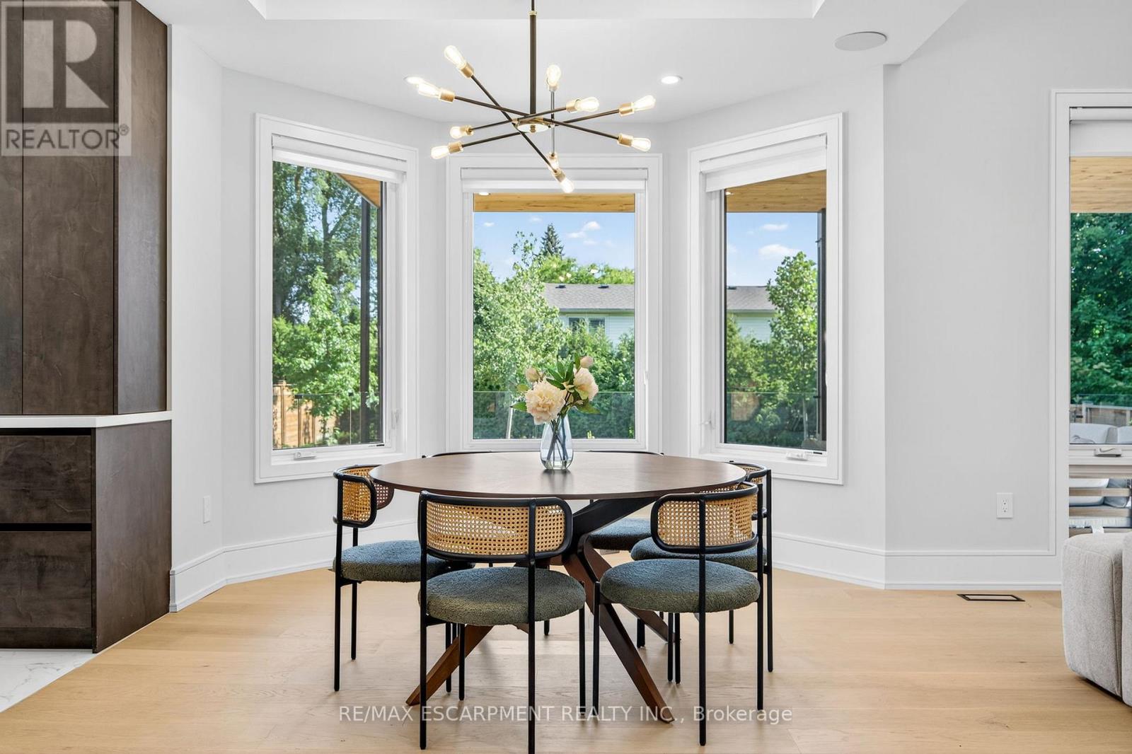 221 Morden Road, Oakville, Ontario L6K 2S2 - Photo 12 - W12993174