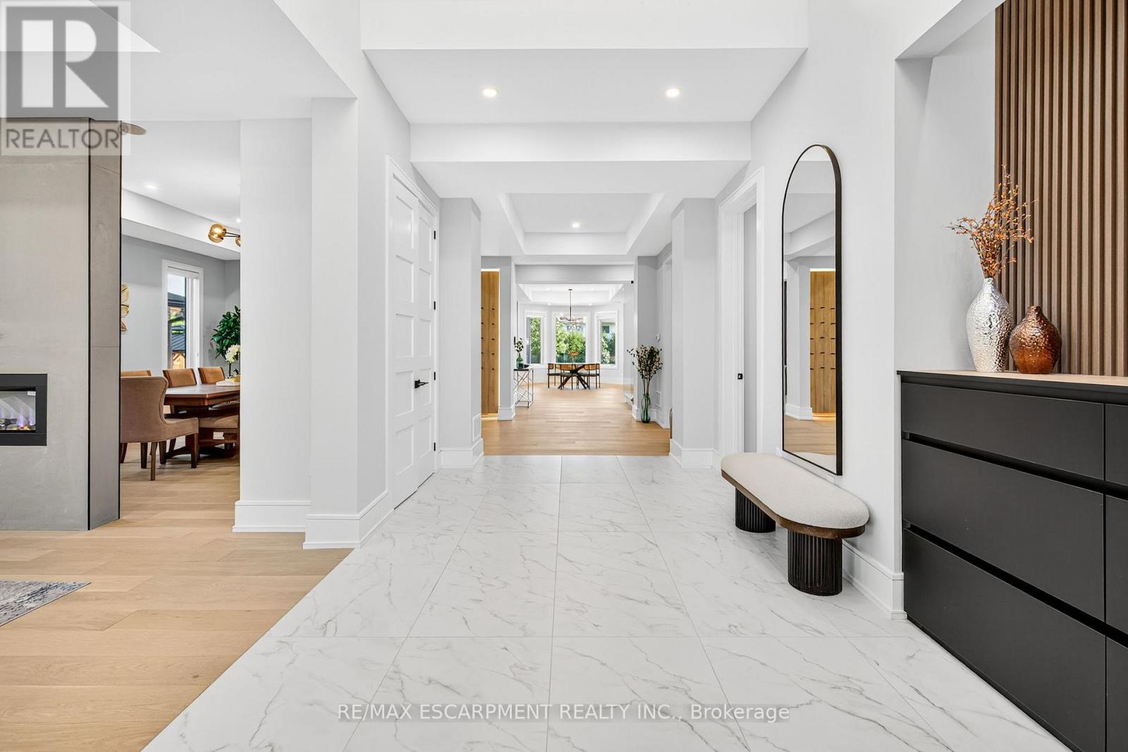 221 Morden Road, Oakville, Ontario L6K 2S2 - Photo 3 - W12993174