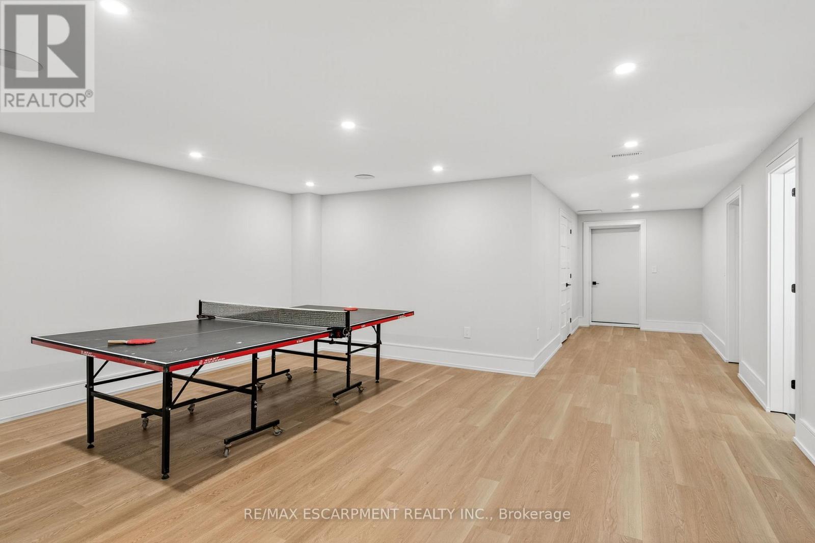 221 Morden Road, Oakville, Ontario L6K 2S2 - Photo 36 - W12993174