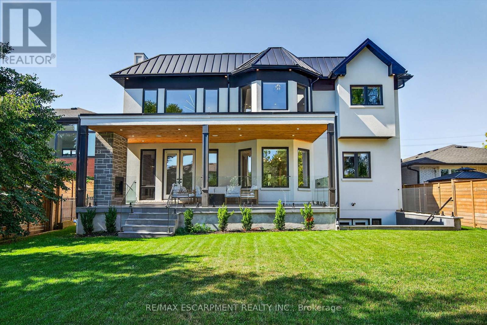 221 Morden Road, Oakville, Ontario L6K 2S2 - Photo 44 - W12993174