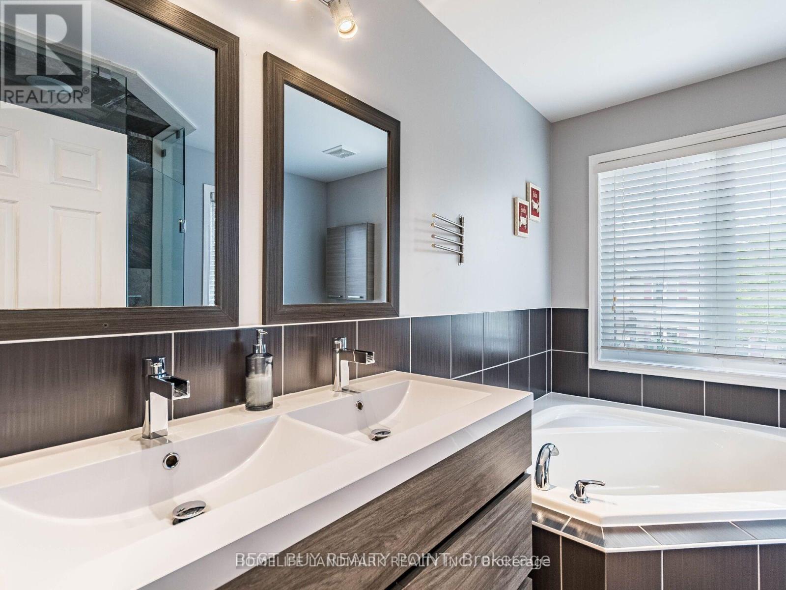 211 Leiterman Drive, Milton, Ontario  L9T 8B8 - Photo 16 - W12993186