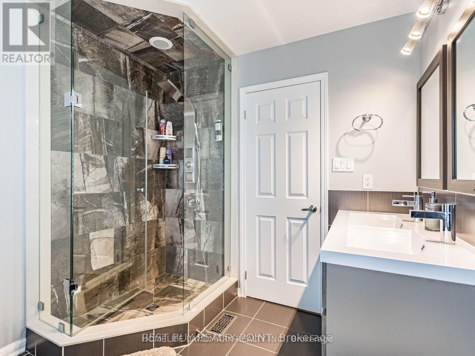 211 Leiterman Drive, Milton, Ontario  L9T 8B8 - Photo 18 - W12993186