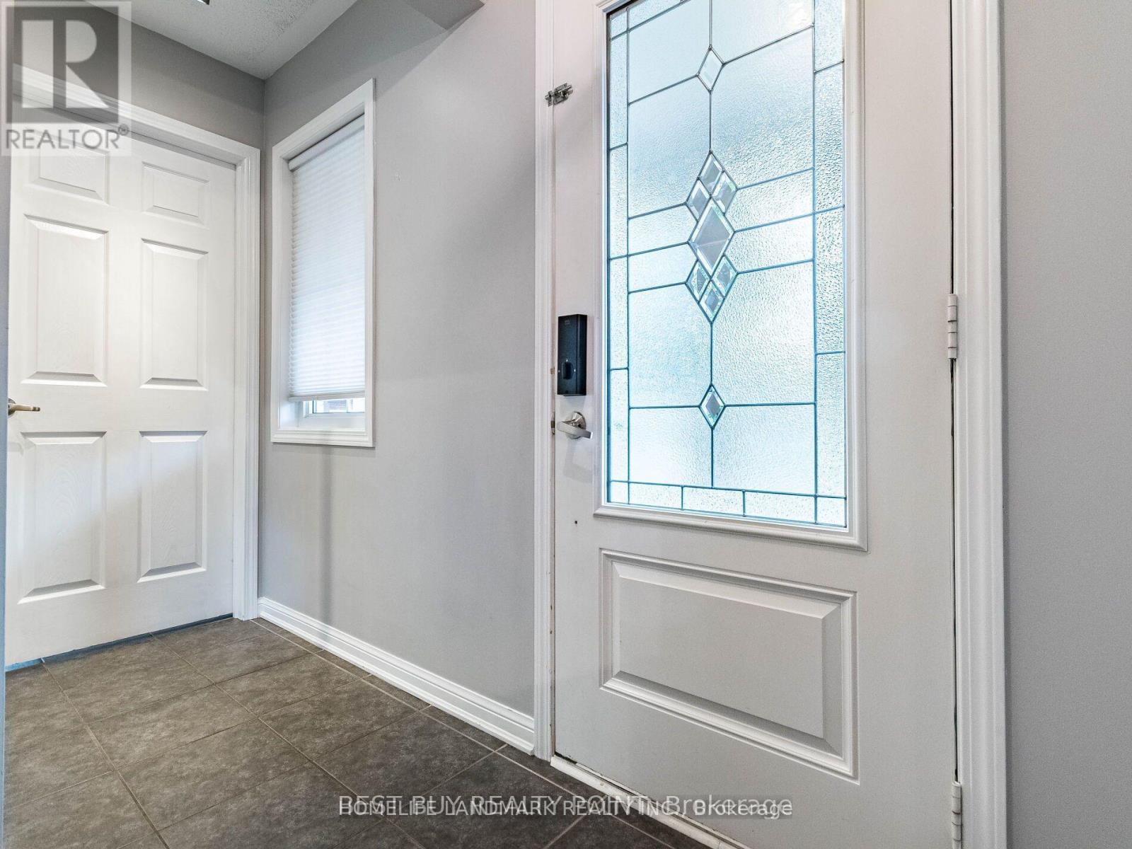 211 Leiterman Drive, Milton, Ontario  L9T 8B8 - Photo 5 - W12993186