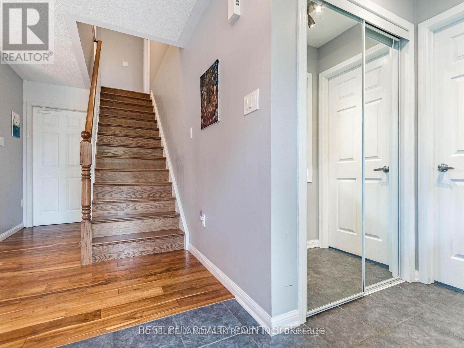 211 Leiterman Drive, Milton, Ontario  L9T 8B8 - Photo 6 - W12993186