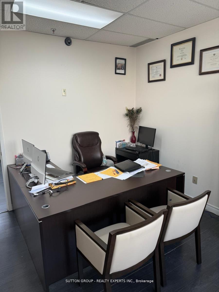 223 Room-2 - 350 Rutherford Road S, Brampton, Ontario L6W 3M2 - Photo 11 - W12993206