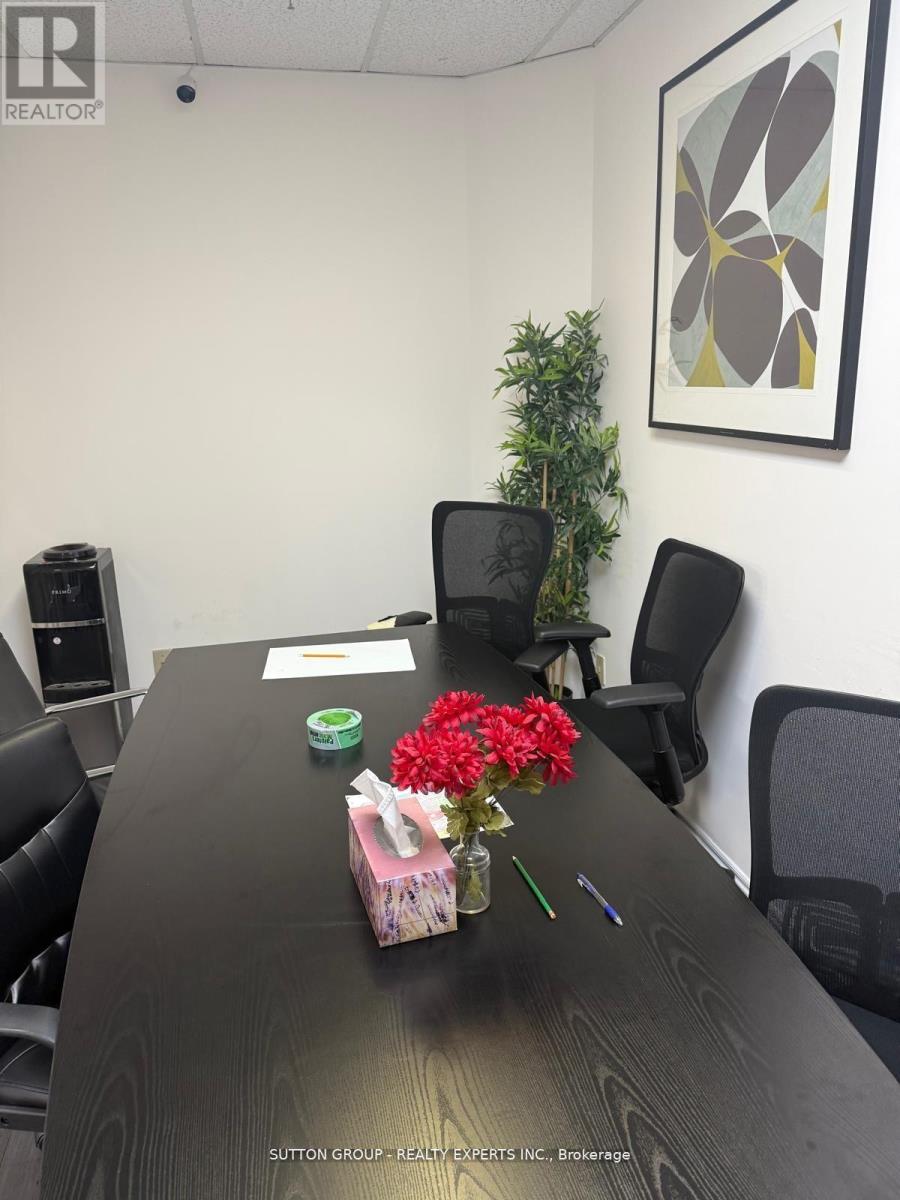 223 Room-2 - 350 Rutherford Road S, Brampton, Ontario L6W 3M2 - Photo 7 - W12993206