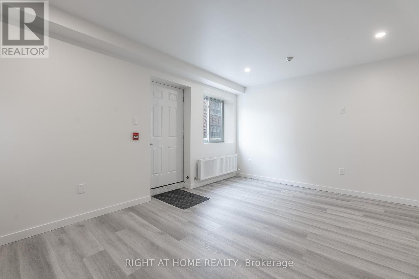 13 - 1744 Wilson Avenue, Toronto, Ontario  M3L 1A8 - Photo 3 - W12993212