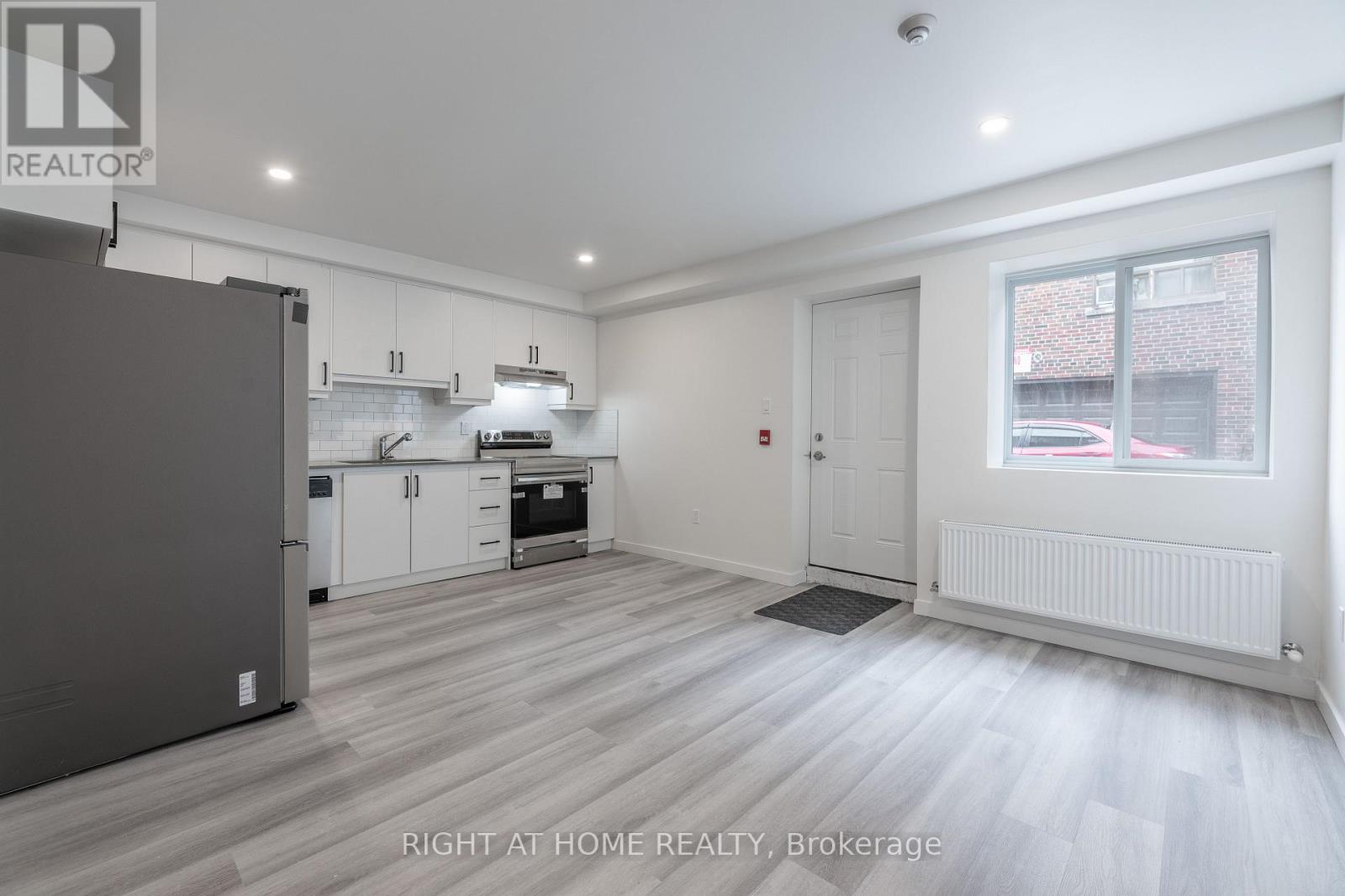 13 - 1744 Wilson Avenue, Toronto, Ontario  M3L 1A8 - Photo 5 - W12993212