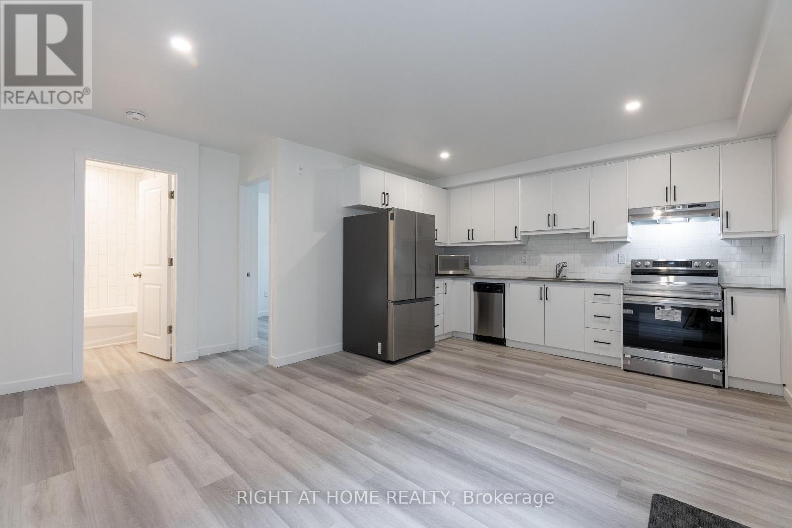 13 - 1744 Wilson Avenue, Toronto, Ontario  M3L 1A8 - Photo 6 - W12993212