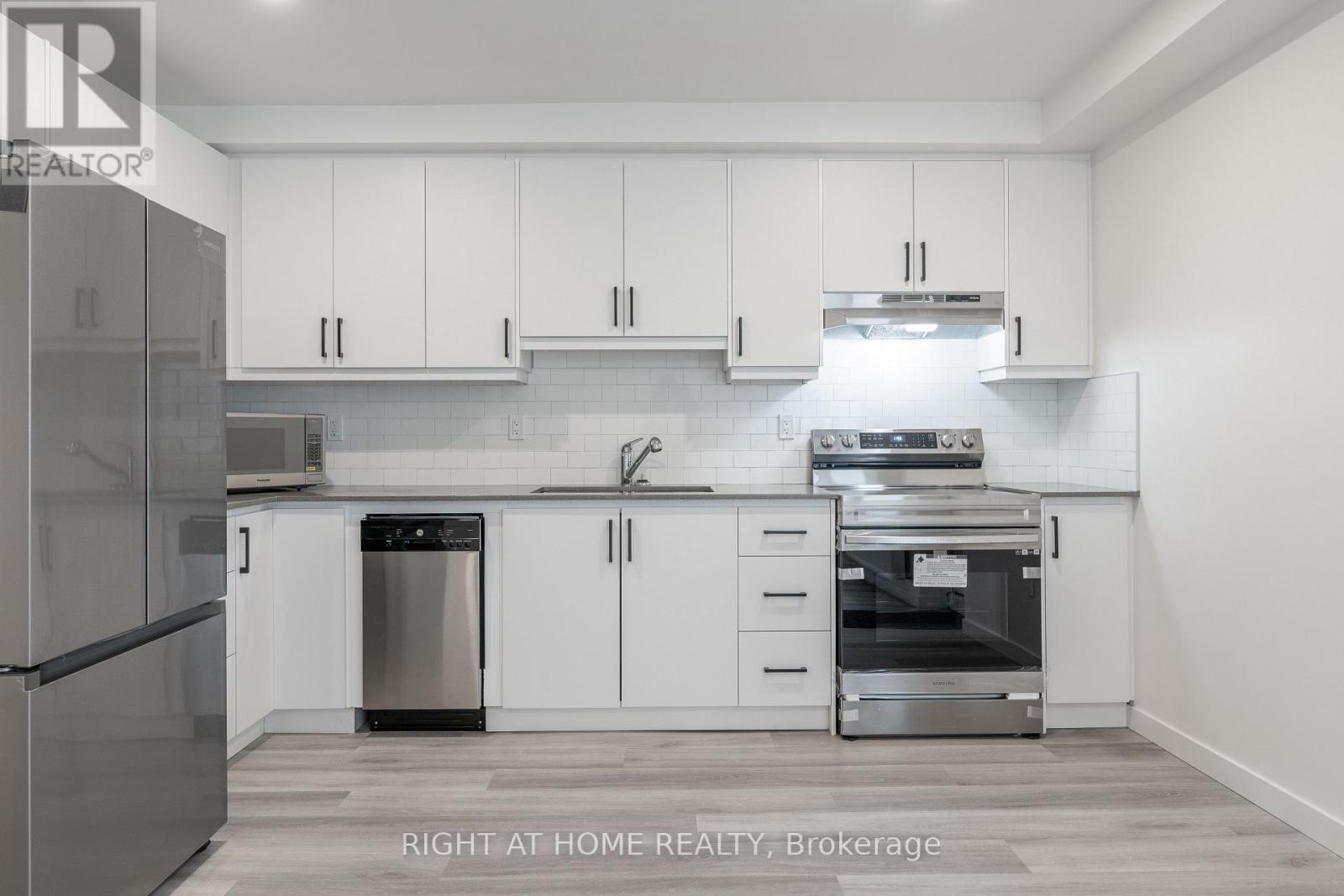 13 - 1744 Wilson Avenue, Toronto, Ontario  M3L 1A8 - Photo 7 - W12993212