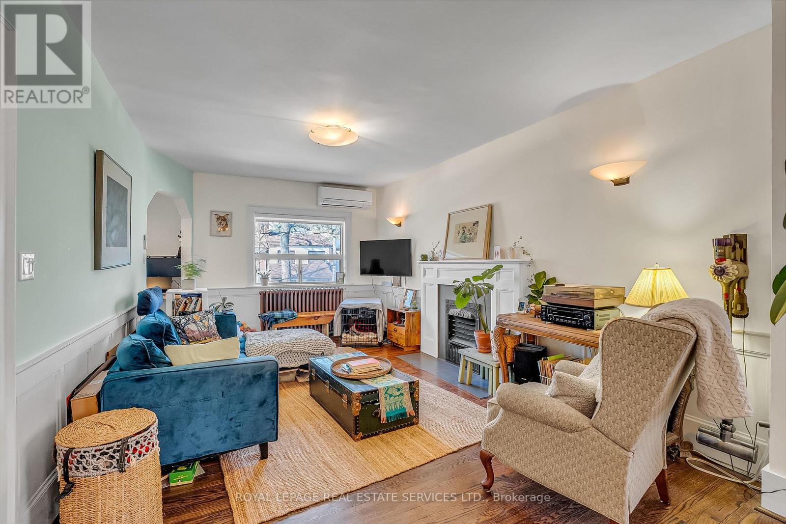 393* Willard Avenue, Toronto, Ontario  M6S 3R4 - Photo 15 - W12993226